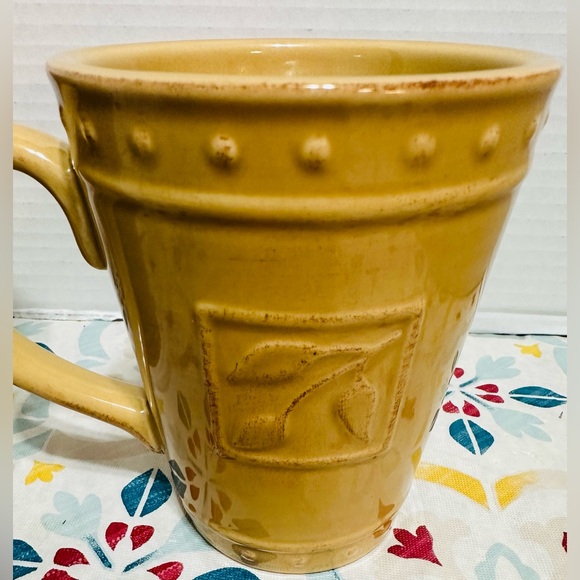 4 Sorrento Wheat by Signature Mugs All Mustard Gold Embossed Leaves 2001 Segura - Picture 4 of 11